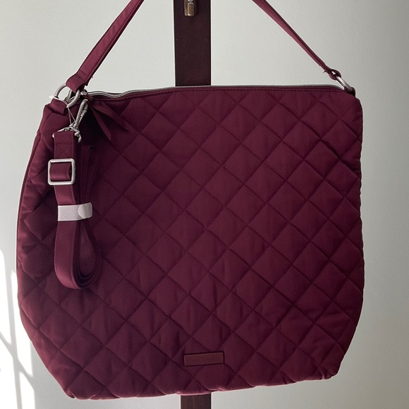Vera Bradley Oversized Hobo Shoulder Bag Performance Twill Raisin NWT - Picture 1 of 13